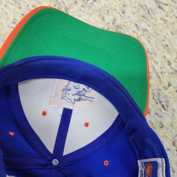 SOLD                      Denver Broncos Team NFL Snapback Hat Vintage Logo - Picture 4 of 7